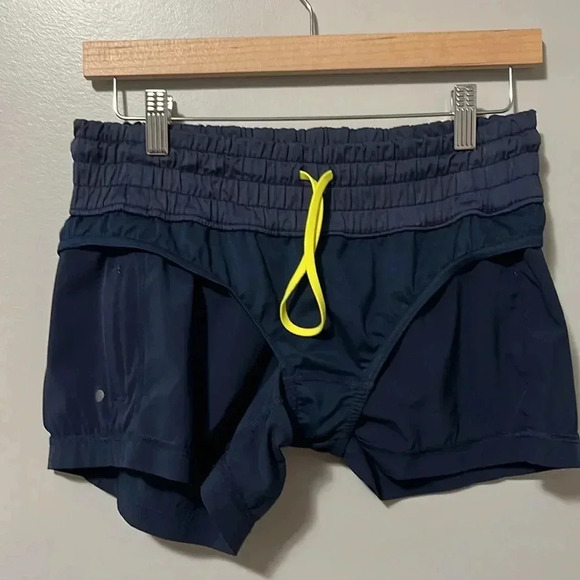 Lululemon Tracker  Short Four Way Stretch Navy - Picture 13 of 14